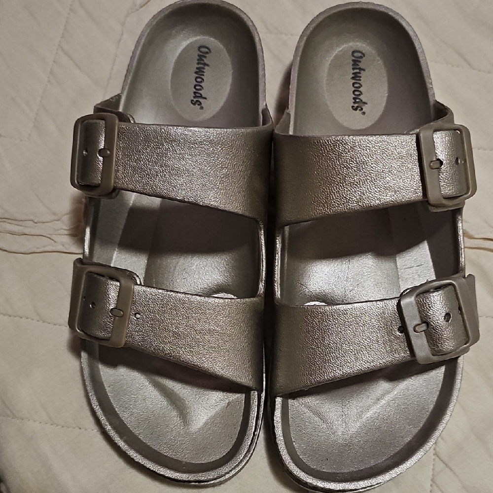 Outwoods Metallic Sandals with Buckle Straps